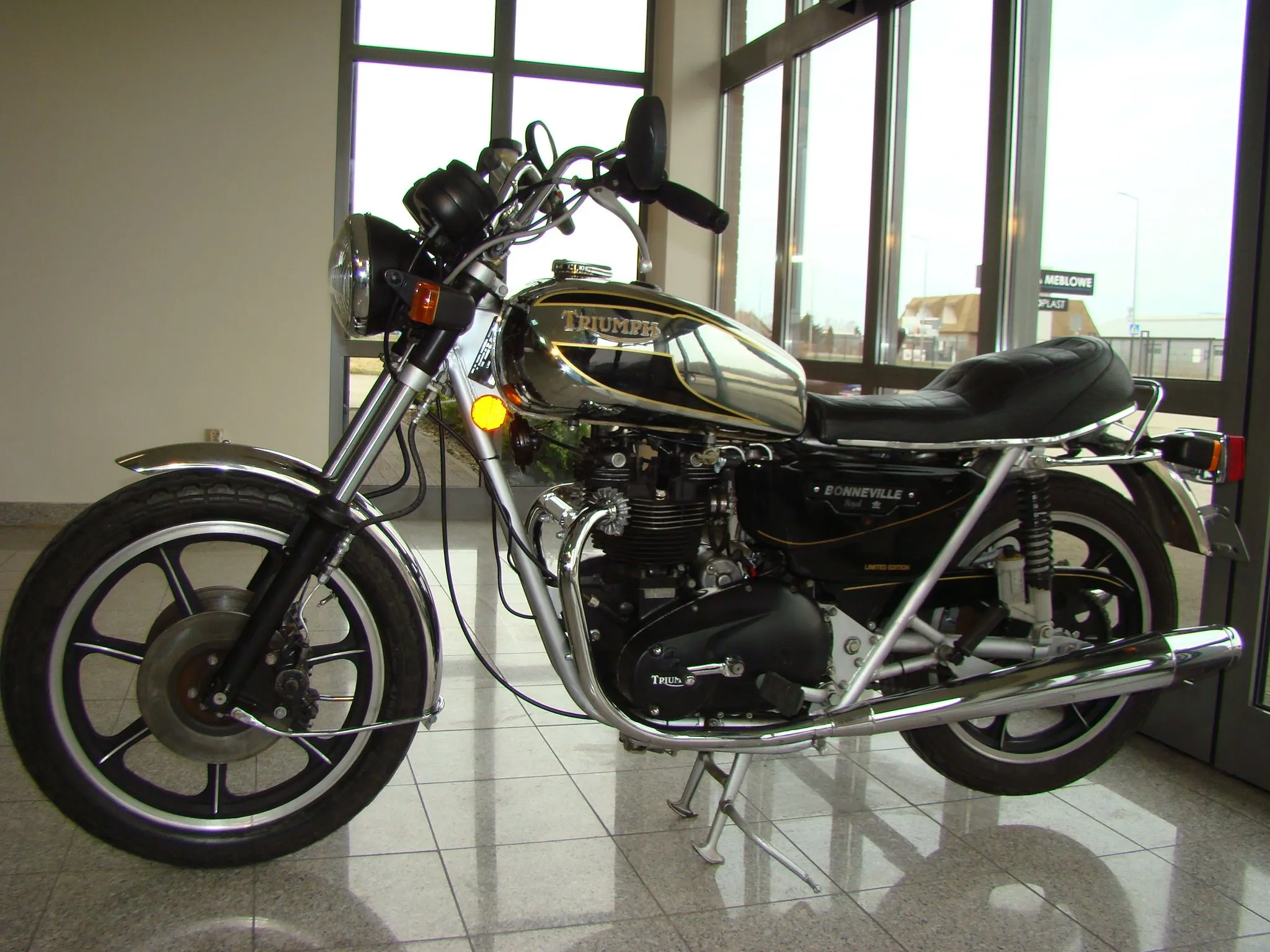 1982 deals triumph bonneville