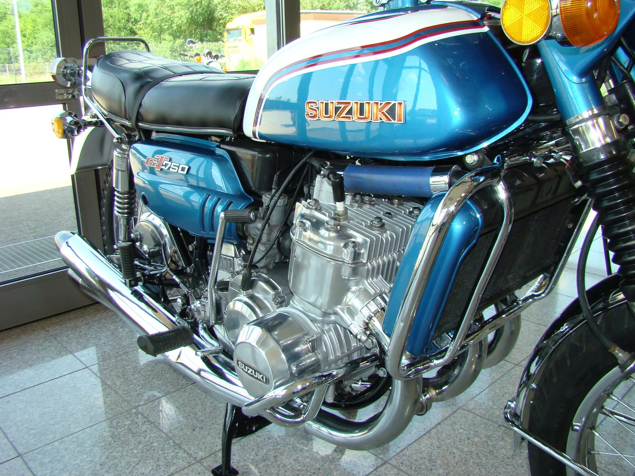 Suzuki GT 750 K 1973 Royal Blue - Moteventus