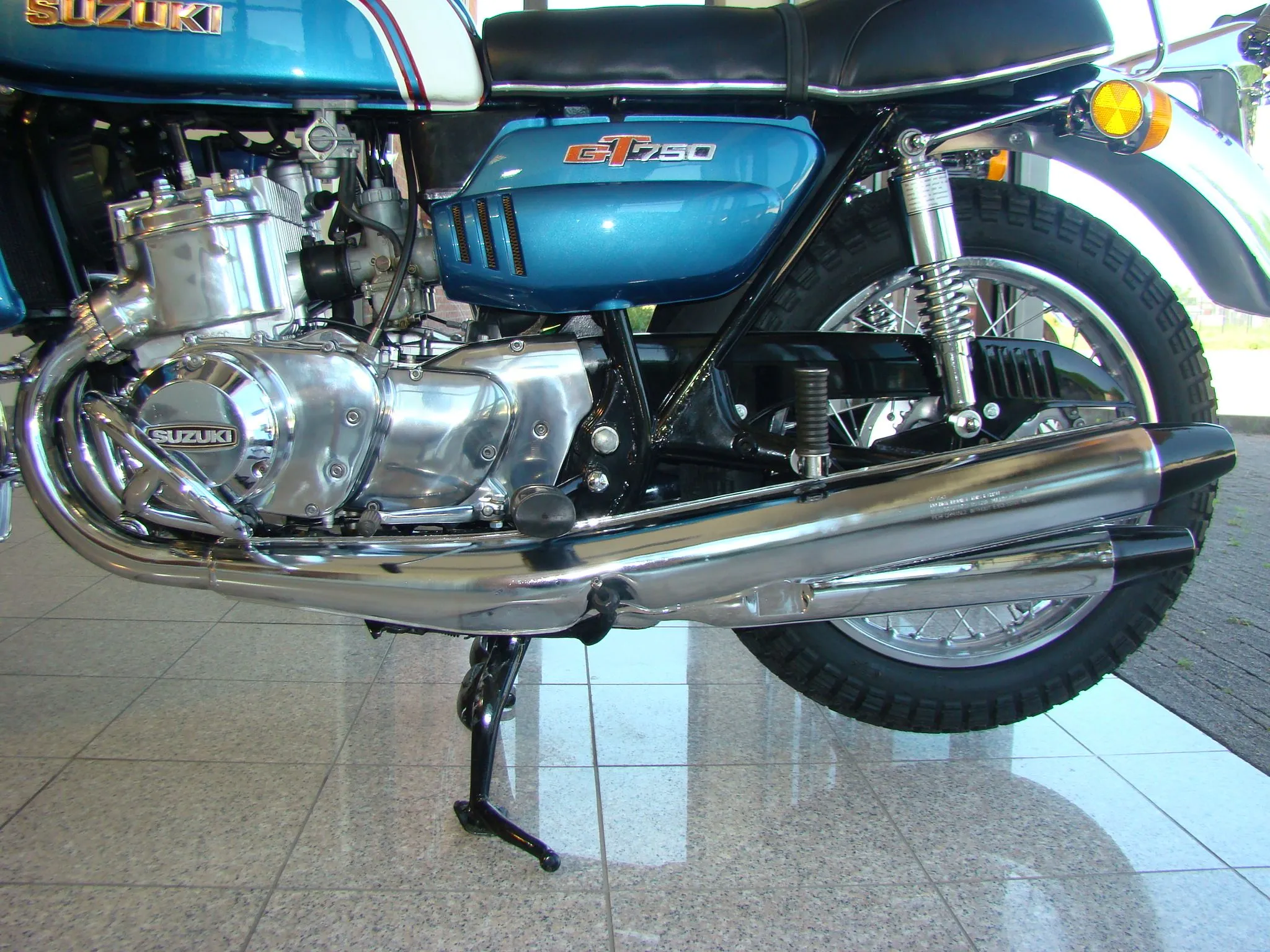 Suzuki GT 750 K 1973 Royal Blue - Moteventus