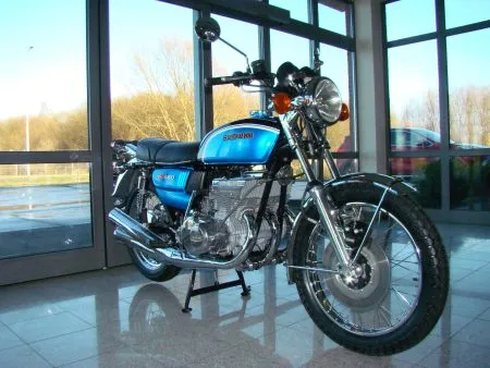 Suzuki GT 750 K 1973 Royal Blue - Moteventus